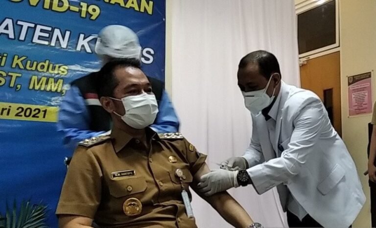 Usai Divaksin COVID-19, 10 Pejabat Publik di Kudus Tak Alami Gejala
