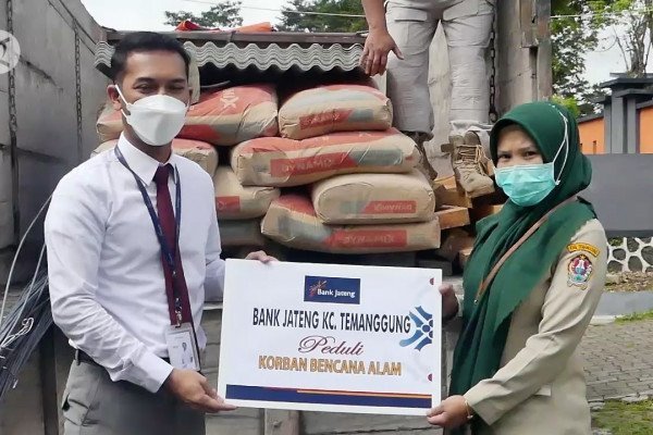 3 Korban Tanah Longsor dan Kebakaran di Temanggung Dapat Bantuan Material Rp 10 Juta dari Bank Jateng