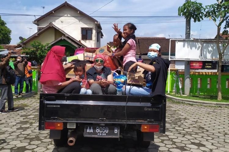265 Warga Lereng Gunung Merapi Tinggalkan Pengungsian Banyurojo