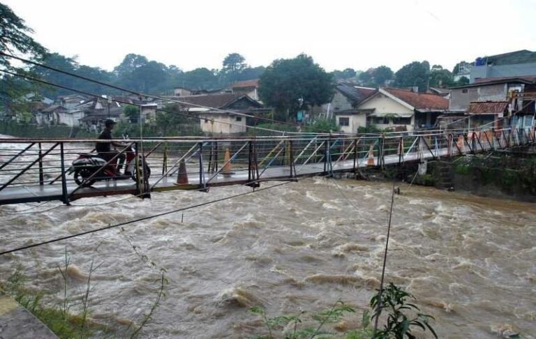 Lapan Peringatkan Potensi Banjir Besar Karena Hujan Ekstrem