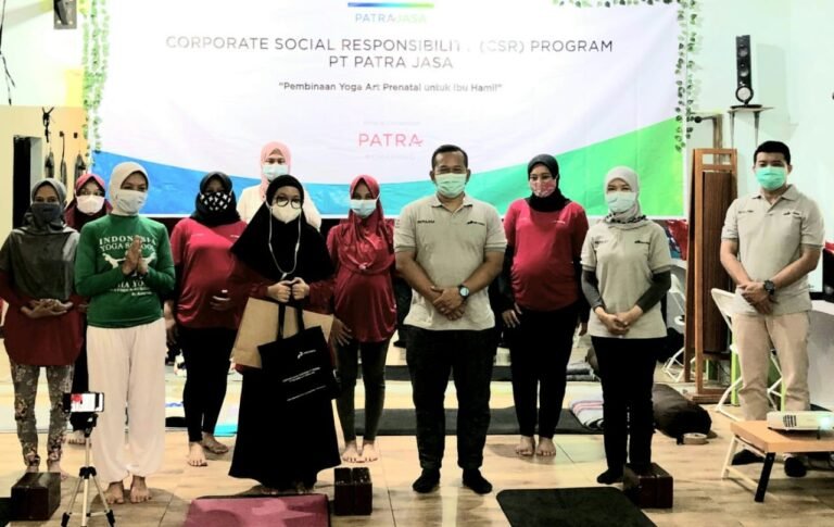 Pelatihan Yoga Ibu Hamil dan Budidaya Magot