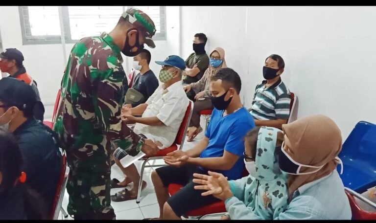 Masker dan Handsanitizer Bekal Babinsa Melawan Covid-19