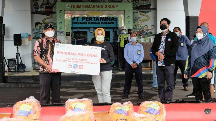 Direktur Utama PT Pertamina (Persero) Serahkan Program CSR Masyarakat Sadar Bencana (MasDana) di Semarang