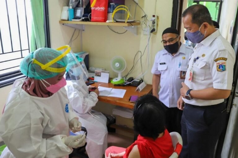 Magelang Prioritaskan Vaksinasi Bagi Lansia di Daerah Rawan COVID-19