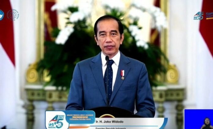 Jokowi Minta UNS Lakukan Perubahan Demi Ikuti Zaman