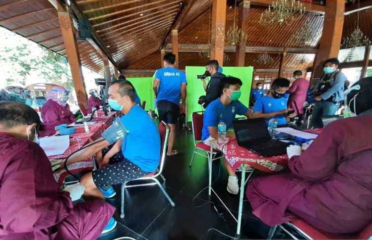 Ratusan Peserta Piala Menpora di Solo Divaksinasi