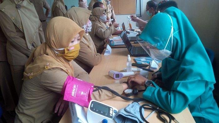 Ratusan Guru di Kudus Divaksin Jelang Pembelajaran Tatap Muka