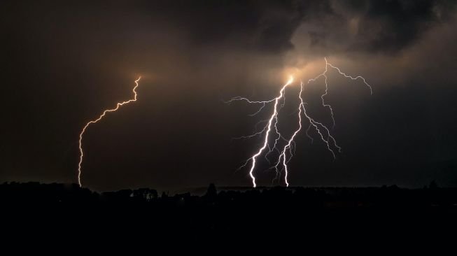 BMKG Imbau Masyarakat Jawa Tengah Waspadai Cuaca Ekstrem