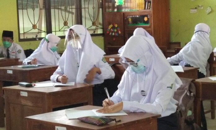 Menkes Setujui Prioritas Vaksinasi Guru di Jateng