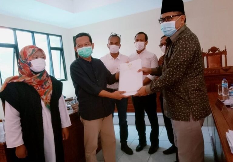 Anggota KIP Jateng Pelaku KDRT pada Istri Dipecat