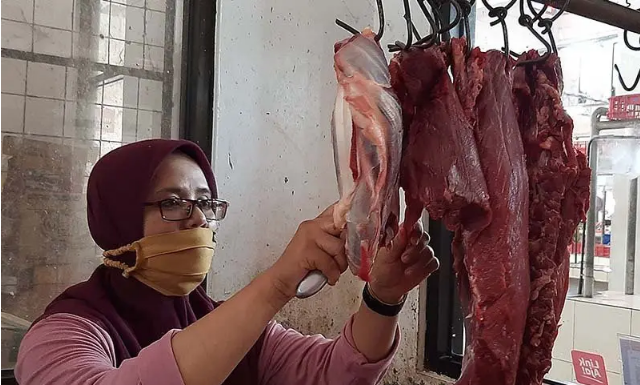 Hari Kedua Lebaran, Harga Daging Sapi di Pasar Manis Purwokerto Turun