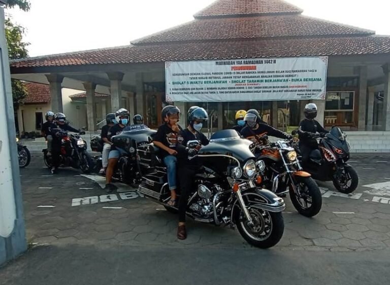 HDCI Surakarta Ajak Anak Panti Asuhan City Riding Naik Moge