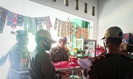 Berantas Rokok Ilegal Satpol PP Sragen Edukasi Pedagang