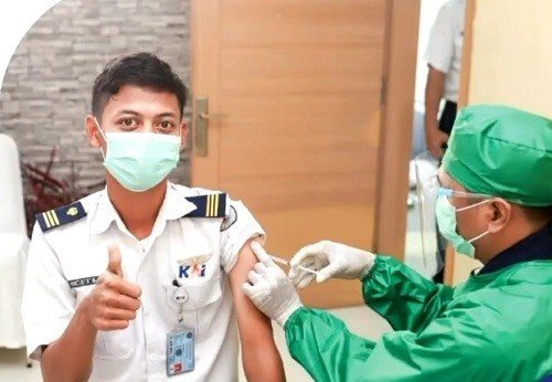 Pegawai Kereta Api Mulai Mendapatkan Vaksin Covid-19