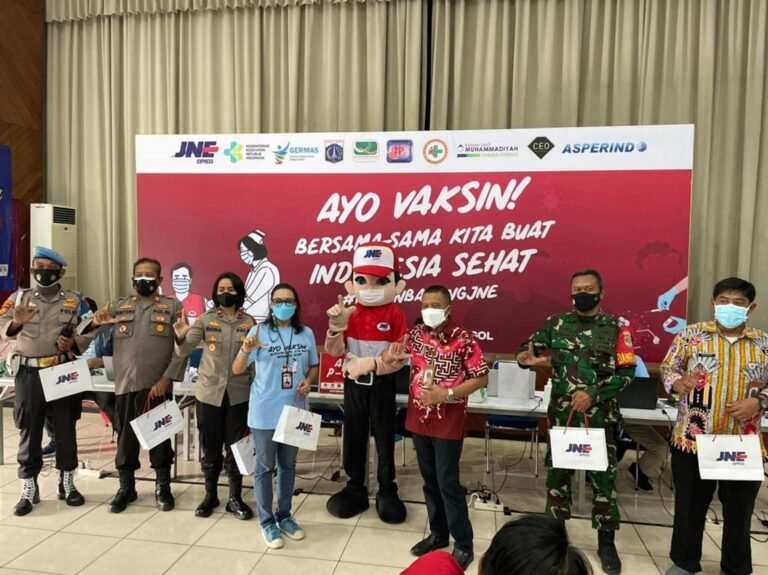 JNE Vaksinasi 7.500 Karyawan dan Masyarakat Umum