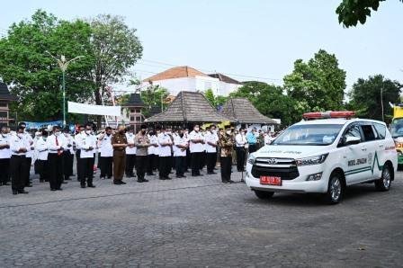 Asisten III Berpulang Terpapar Covid19, Bupati Sukoharjo Pimpin Penghormatan Terakhir