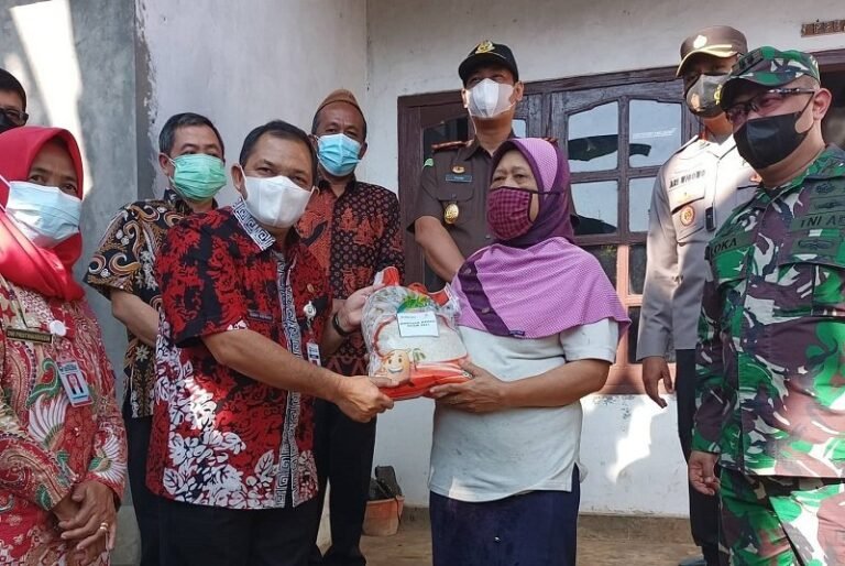 Pemkab Semarang Salurkan 1.347 Ton Bantuan Beras PPKM