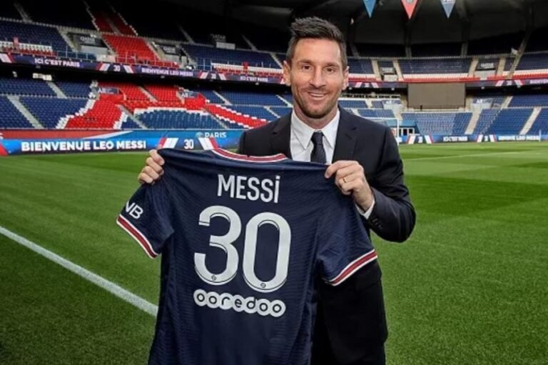 Messi Resmi ke PSG
