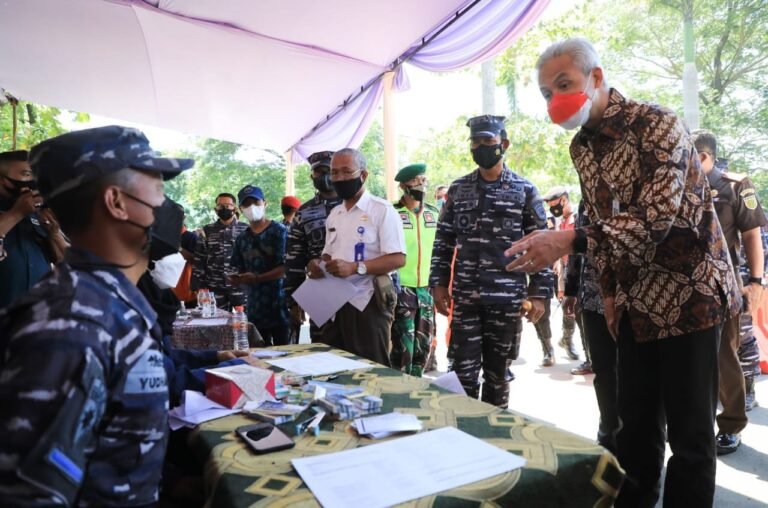Serbuan Vaksinasi Koarmada II Di Tegal, Ganjar : Bangga, Trenyuh, Terharu
