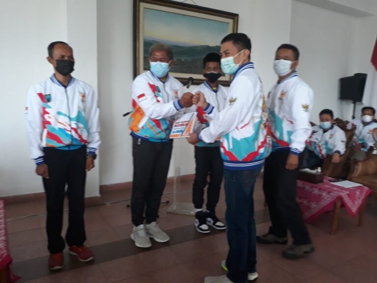 Wali Kota Lepas 15 Atlet  Berlaga  di PON Papua