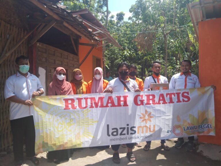Aksi Sosial Bedah Rumah, BS Care dan Lazizmu Ringankan Beban Masyarakat