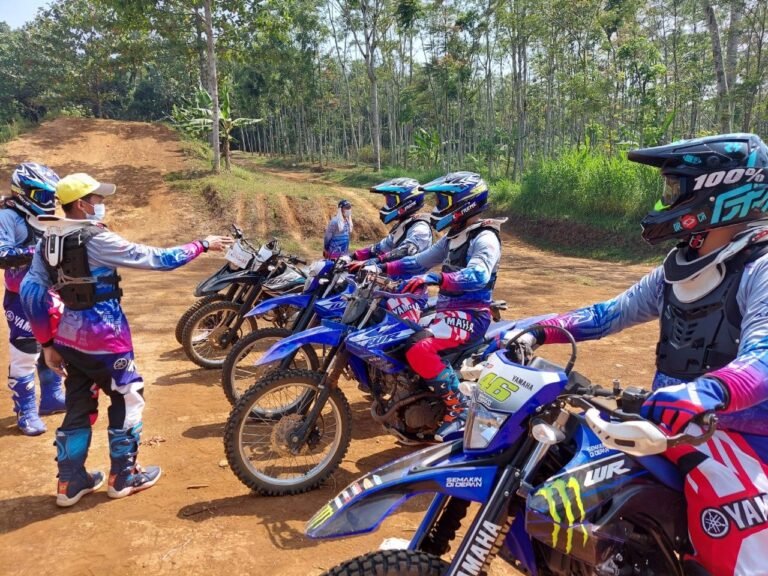 Yamaha Ajak Komunitas di Jawa Tengah dan Jogja Belajar Riding Motor Offroad