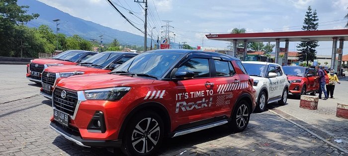 Daihatsu Rocky Taklukkan Tanjakan Bandungan
