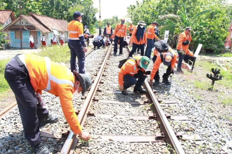 KAI Daop 4 Semarang Waspadai 51 Titik Rawan