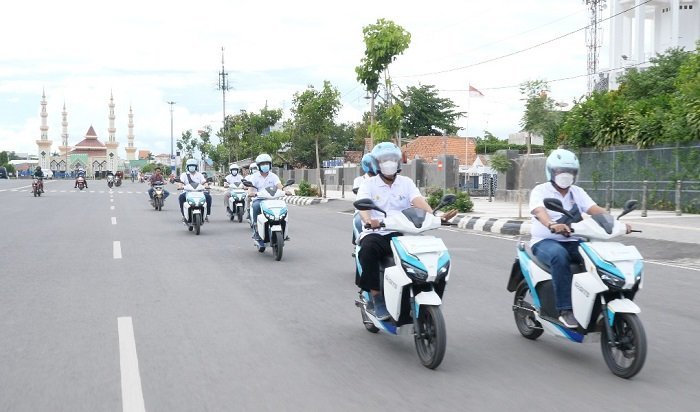 PLN UP3 Tegal Kampanye Keliling Kota