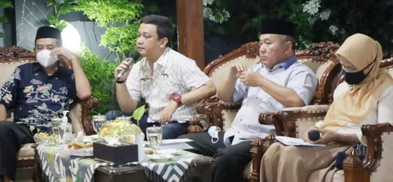 Banjir Rob, Ratusan Warga  Mengungsi