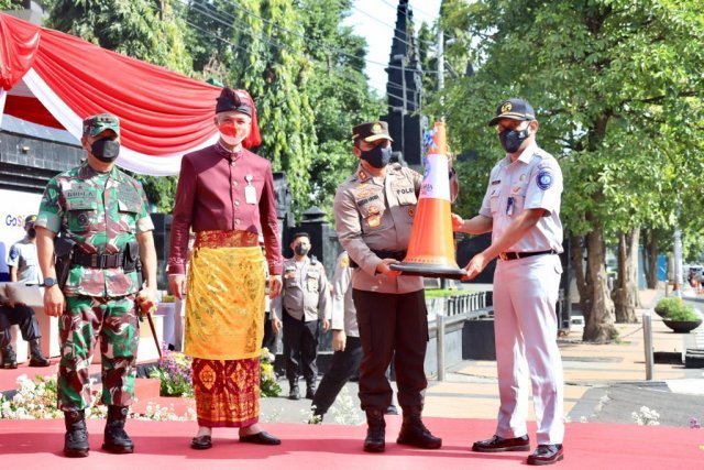 Jasa Raharja Serahkan Sarana Pencegahan Kecelakaan di Jawa Tengah