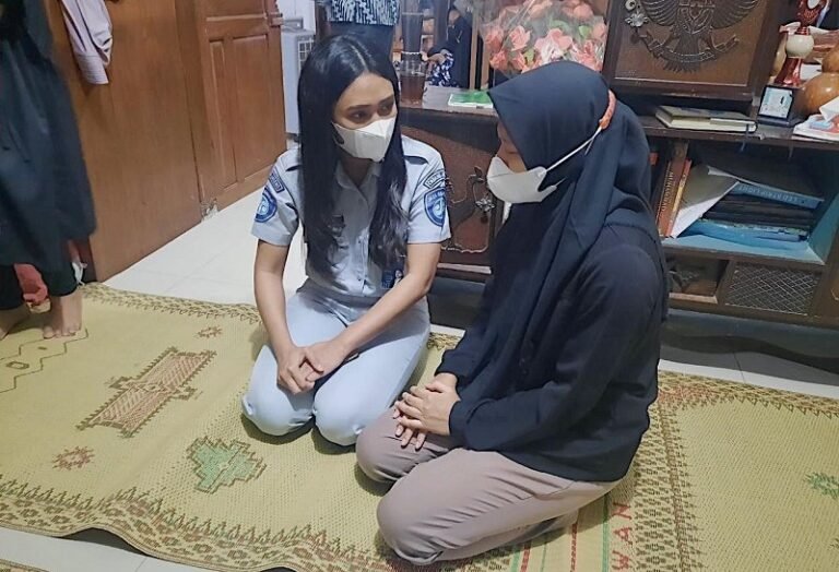 Jasa Raharja Ungaran Serahkan Santunan Korban Laka Lantas Beruntun JLS Salatiga