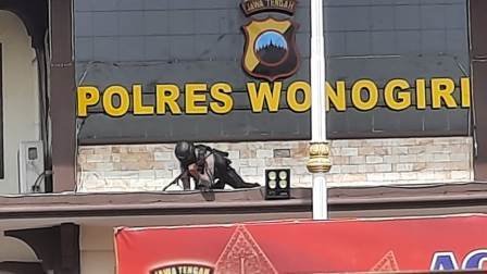 Simulasi Sispam Mako, Polres Wonogiri Dikepung Perusuh