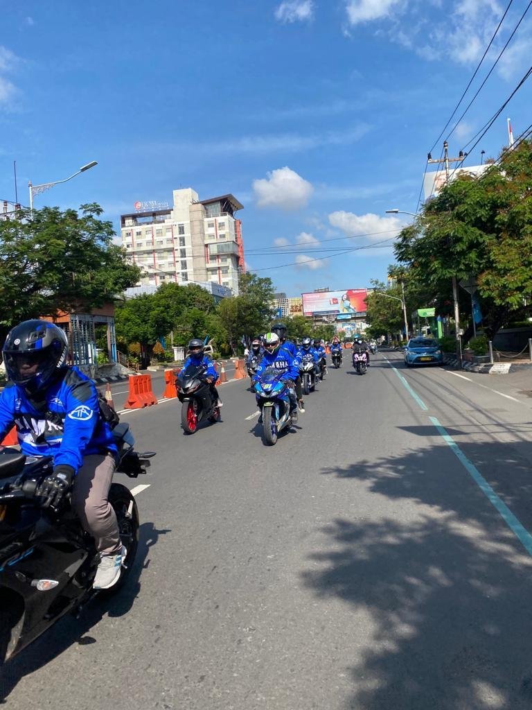 Semarak bLU cRU Fun Riding Road to Mandalika Kini Merambah Kota Semarang