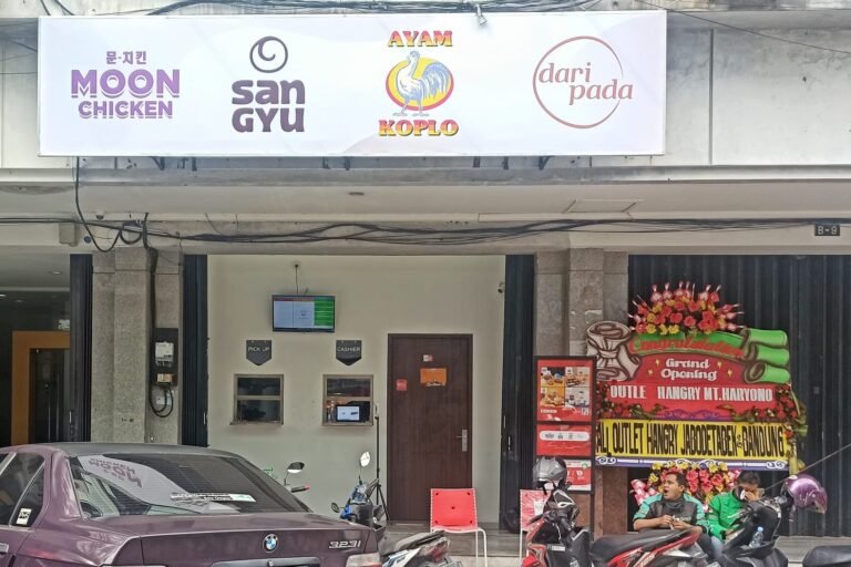 Ayam Goreng Hangry Buka Tiga Outlet