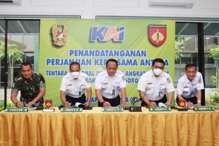 PT KAI Gandeng Kodam IV Diponegoro