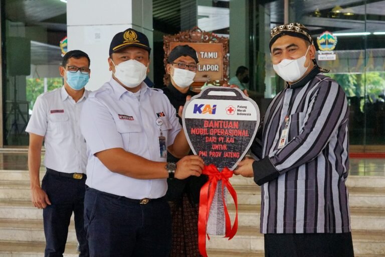 Jelang Angkutan Lebaran, KAI Bantu Mobil Operasional PMI Jateng