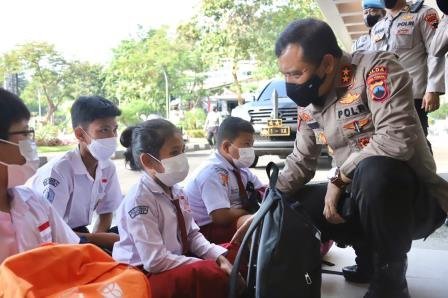 Programkan ‘Aku  dan Sedulurmu’,  Kapolda Serahkan Tali Asih 427 Anak Yatim