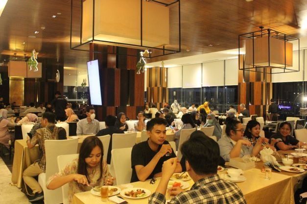 Bukber PO Hotel Capai Target Market