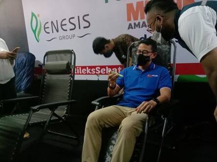 Tinjau Posko Mudik Aman dan Sehat Terminal Tirtonadi, Sandiaga Apresiasi Kolaborasi Swasta