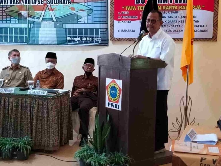 Sosialisasi Empat Pilar Kebangsaan , Anggota DPD RI Serahkan Bantuan Kacamata dan Santunan Anak Yatim