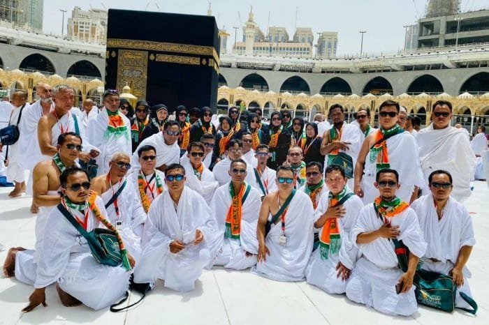 JNE Berangkatkan Umrah 140 Karyawan 