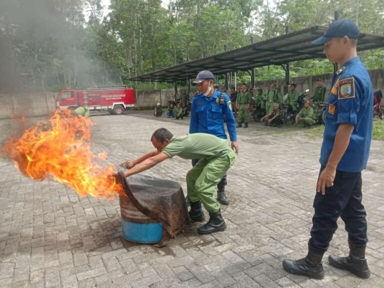 Satlinmas Noborejo Punya Skill Tanggulangi Bencana