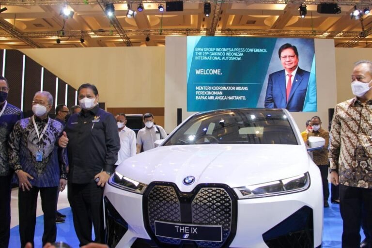 Buka GIIAS 2022, Airlangga : Insentif Pemerintah Disambut Positif Lewat Mobil Listrik
