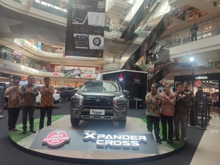 Mitsubishi Perkenalkan Xpander Cross di Semarang