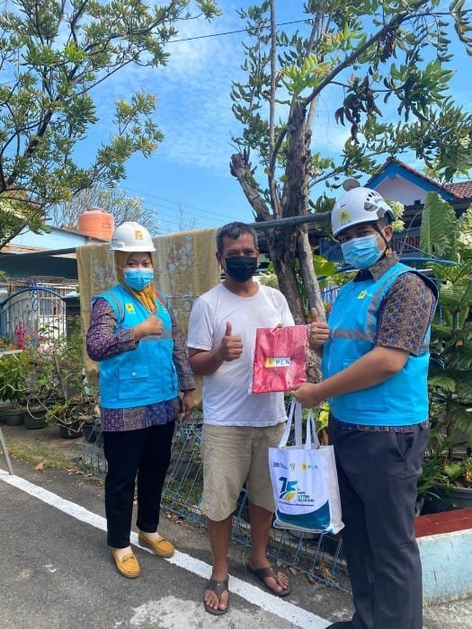 PLN UP2D Bagikan Bendera Gratis