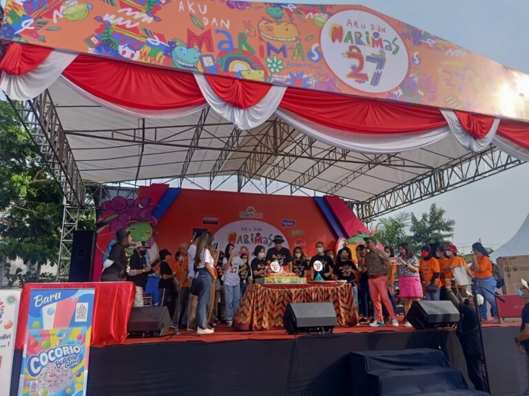 Peringati HUT ke-27, Marifood Bagikan Beasiswa dan Sembako