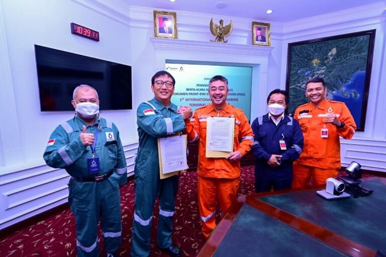 PGN – Badak NGL Wujudkan Inisiatif LNG Bunkering