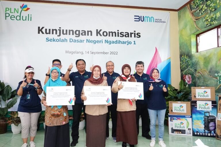 Bantu Cerdaskan Bangsa, PLN Peduli Salurkan Bantuan Fasilitas Belajar di Wilayah Ngadiharjo