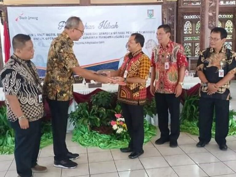 Mobil Hibah Bank Jateng Tingkatkan Operasional RSUD Ambarawa